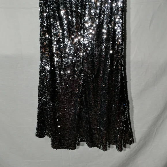 Carmen Marc Valvo Sequin, Long Skirt. Size 6 - Picture 7 of 7